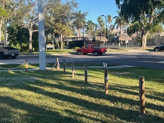 670 Park Street, Naples, FL 34102 - Image #2