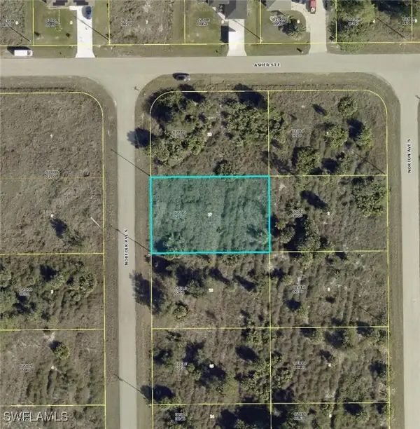 909 Norfolk Avenue S, Lehigh Acres, FL 33974