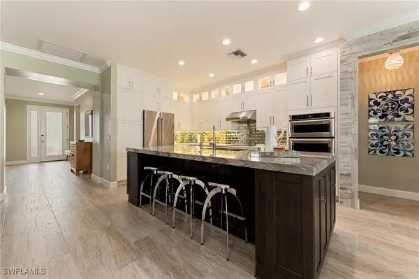 28574 Guinivere Way, Bonita Springs, FL 34135