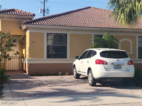 7512 Bristol Circle, Naples, FL 34120