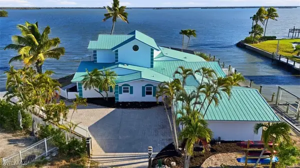 266 Curlew Street, Fort Myers Beach, FL 33931