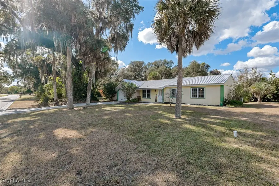 4003 S Edgewater Circle, Labelle, FL 33935 - Image #2