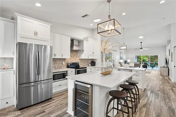 804 Wiggins Bay Drive #22R, Naples, FL 34110