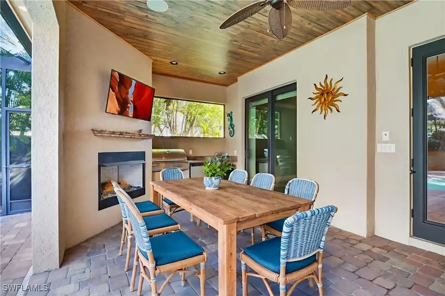 559 93rd Avenue N, Naples, FL 34108 - Image #2