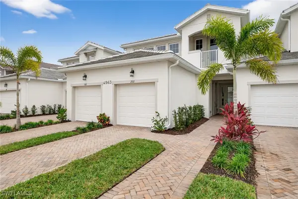 4563 Arboretum Circle #202, Naples, FL 34112