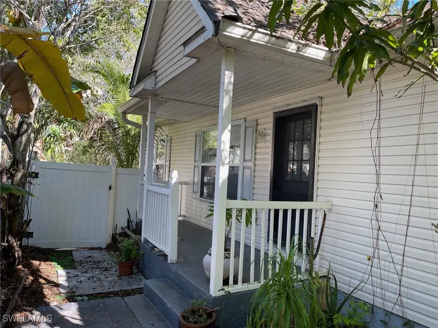 318 Leawood Circle, Naples, FL 34104 - Image #2