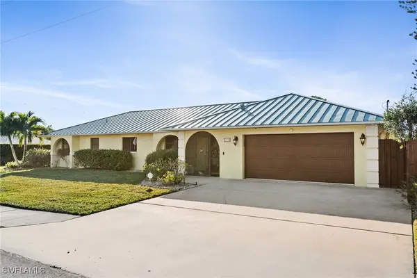 595 103rd Avenue N, Naples, FL 34108