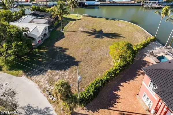 271 Randy Lane, Fort Myers Beach, FL 33931