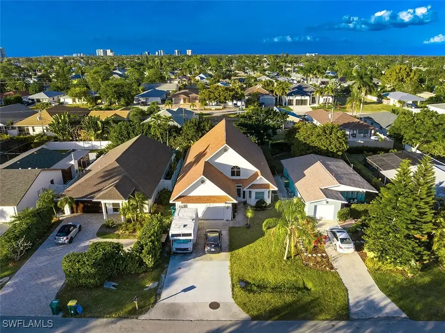 739 102nd Avenue N, Naples, FL 34108 - Image #2