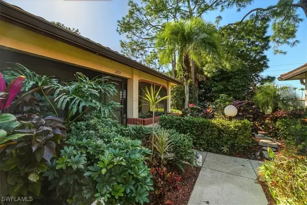 2031 Pine Isle Lane #2031, Naples, FL 34112