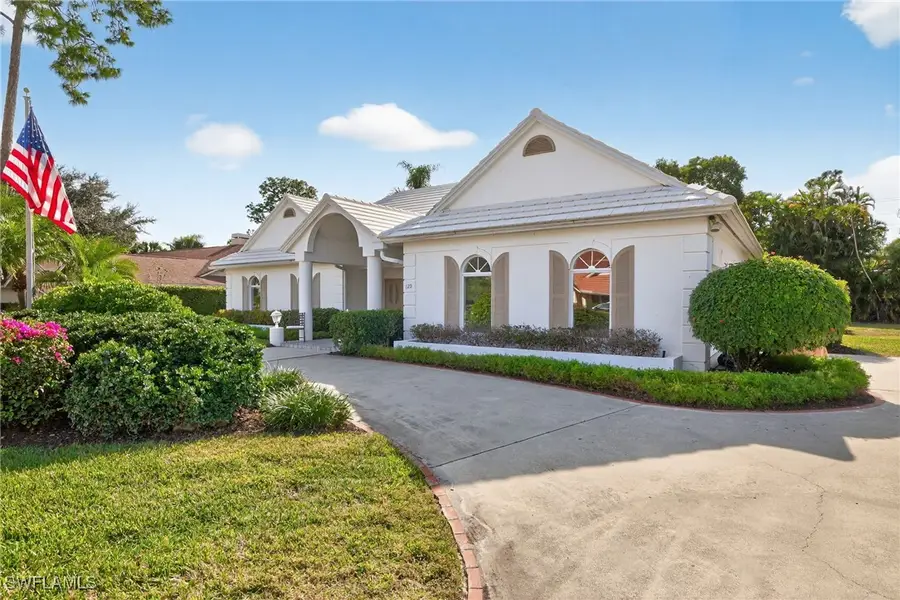 129 Edgemere Way S, Naples, FL 34105 - Image #3