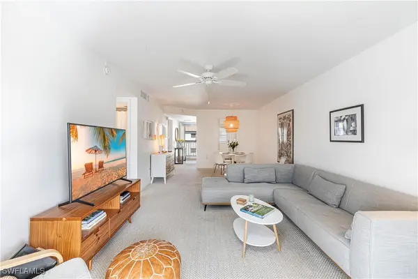 72 7th Street S #309, Naples, FL 34102