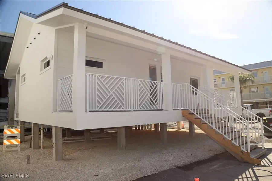 705 11th Street S, Naples, FL 34102 - Image #2