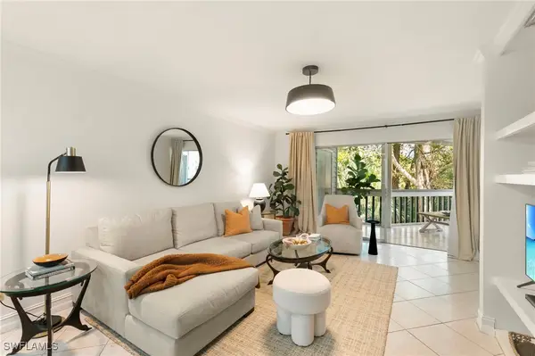 614 Wiggins Bay Drive, Naples, FL 34110