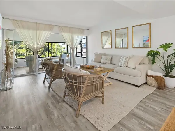 975 Palm View Drive #A302, Naples, FL 34110