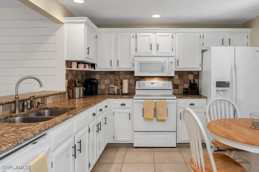 5250 Fox Hollow Drive #528, Naples, FL 34104 - Image #2