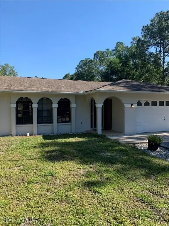 540 2nd Street Se, Naples, FL 34117