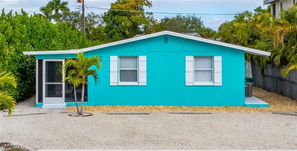 807 106th Avenue N, Naples, FL 34108