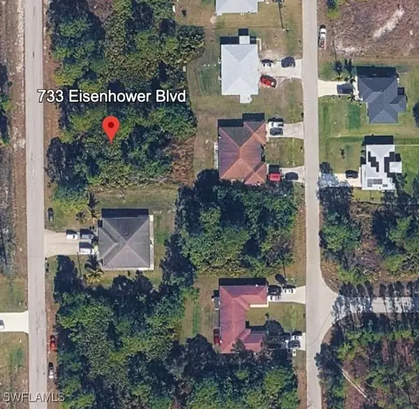 733/735 Eisenhower Boulevard, Lehigh Acres, FL 33974