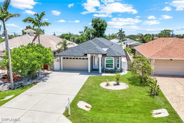 746 101st Avenue N, Naples, FL 34108