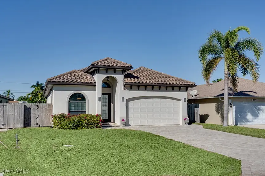 735 99th Avenue N, Naples, FL 34108 - #2