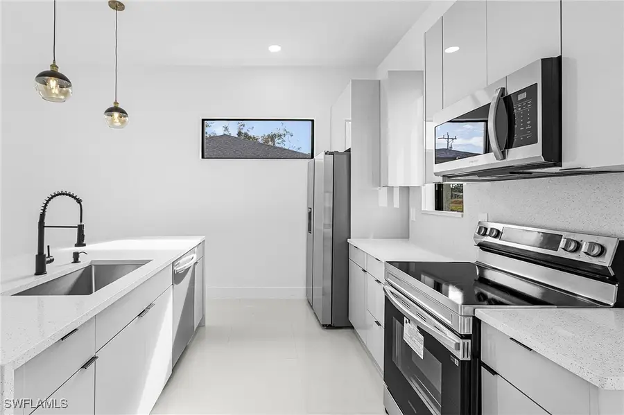 918 Anaconda Avenue S, Lehigh Acres, FL 33974 - Image #3