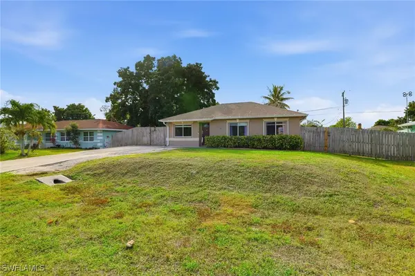 5490 27th Avenue Sw, Naples, FL 34116