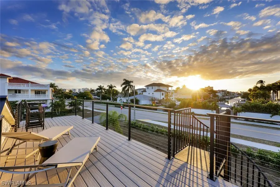 10002 Vanderbilt Drive, Naples, FL 34108 - Image #2