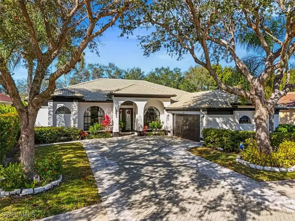 8524 Laurel Lakes Boulevard, Naples, FL 34119