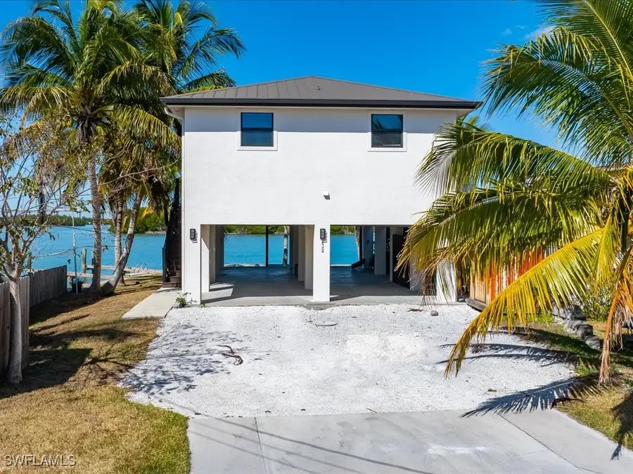 232 Harbor Place N, Goodland, FL 34140 - Image #2