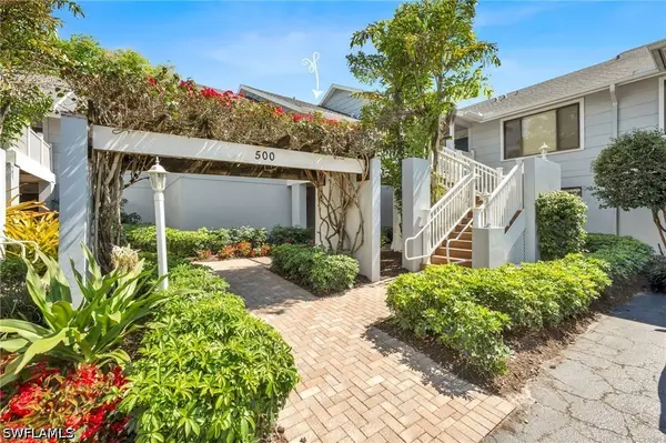 508 Courtside Drive #E203, Naples, FL 34105