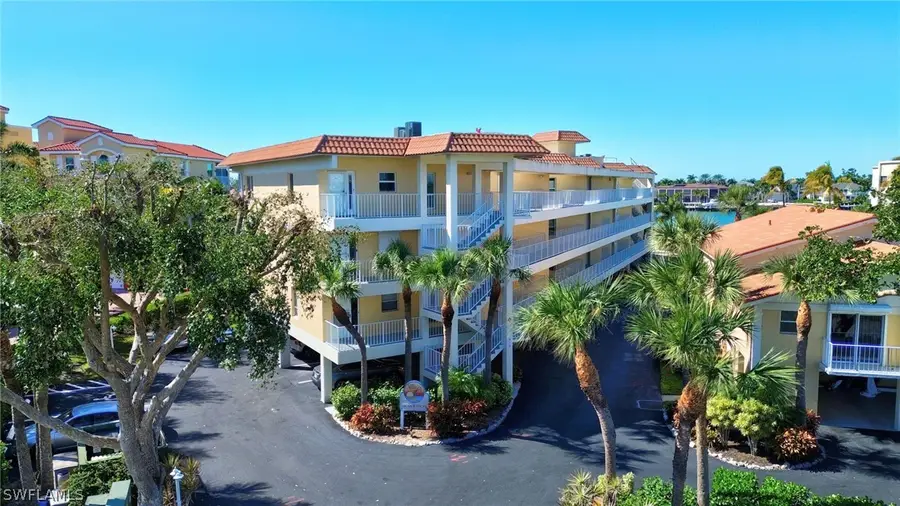 816 W Elkcam Circle #303, Marco Island, FL 34145 - #3