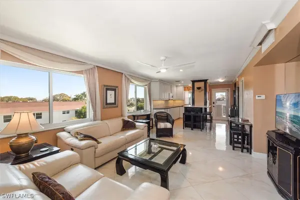 498 Broad Avenue S #H498, Naples, FL 34102