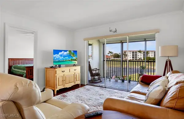 49 High Point Circle S #208, Naples, FL 34103