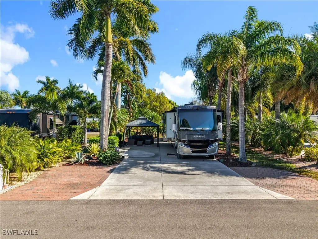 10074 Parkwood Dr., Fort Myers, FL 33905 - Image #1