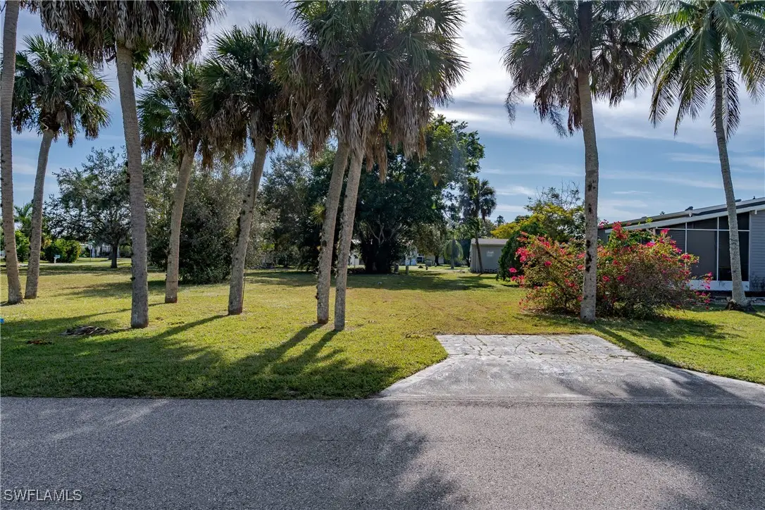 165 Riverwood Road, Naples, FL 34114 - Image #1