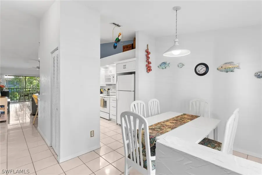 864 Gulf Pavilion Drive #202, Naples, FL 34108 - Image #2