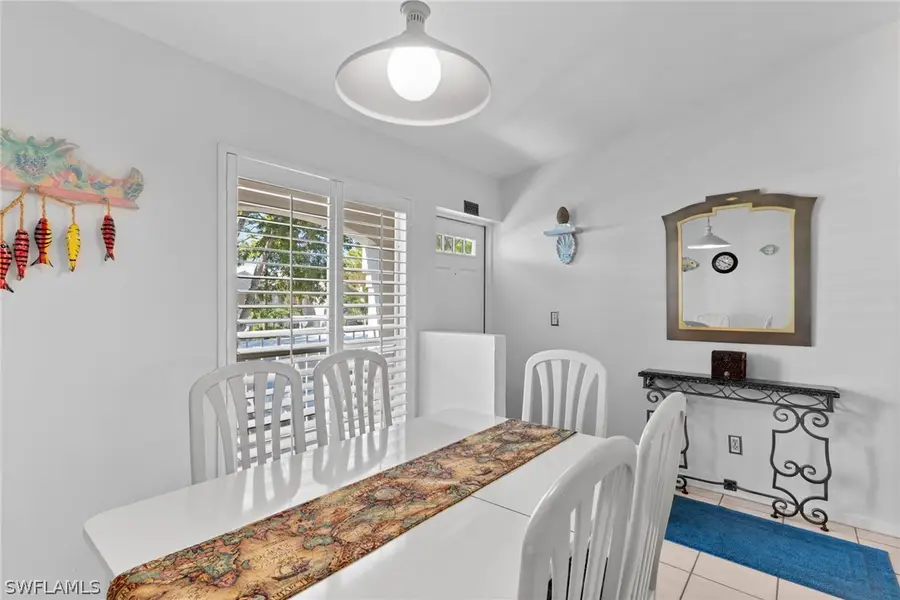 864 Gulf Pavilion Drive #202, Naples, FL 34108 - Image #3