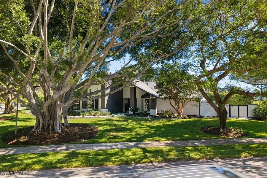 2570 Crayton Road, Naples, FL 34103 - Image #2