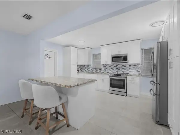 77 Glenmont Drive W, North Fort Myers, FL 33917