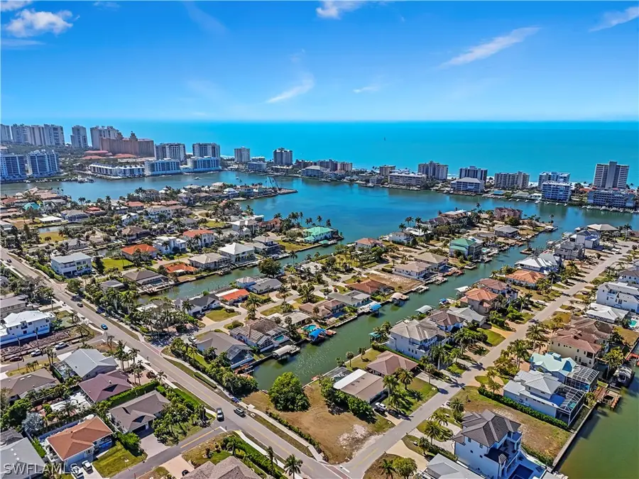 498 Trade Winds Avenue, Naples, FL 34108 - Image #2