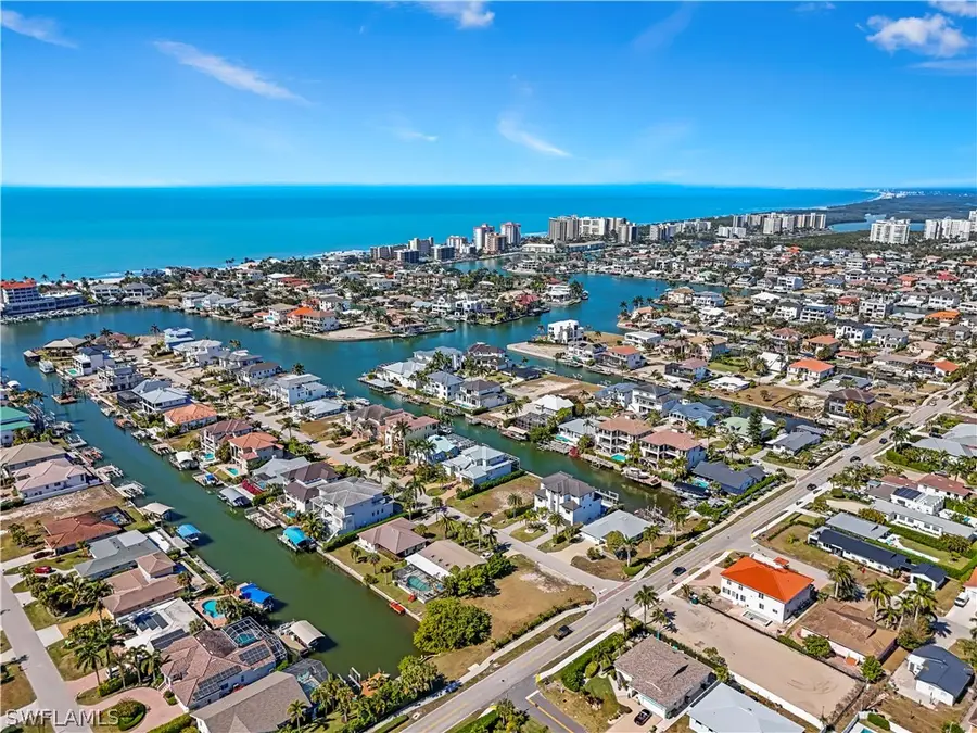 498 Trade Winds Avenue, Naples, FL 34108 - #3