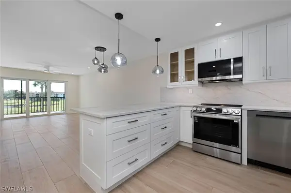 13 High Point Circle N #206, Naples, FL 34103