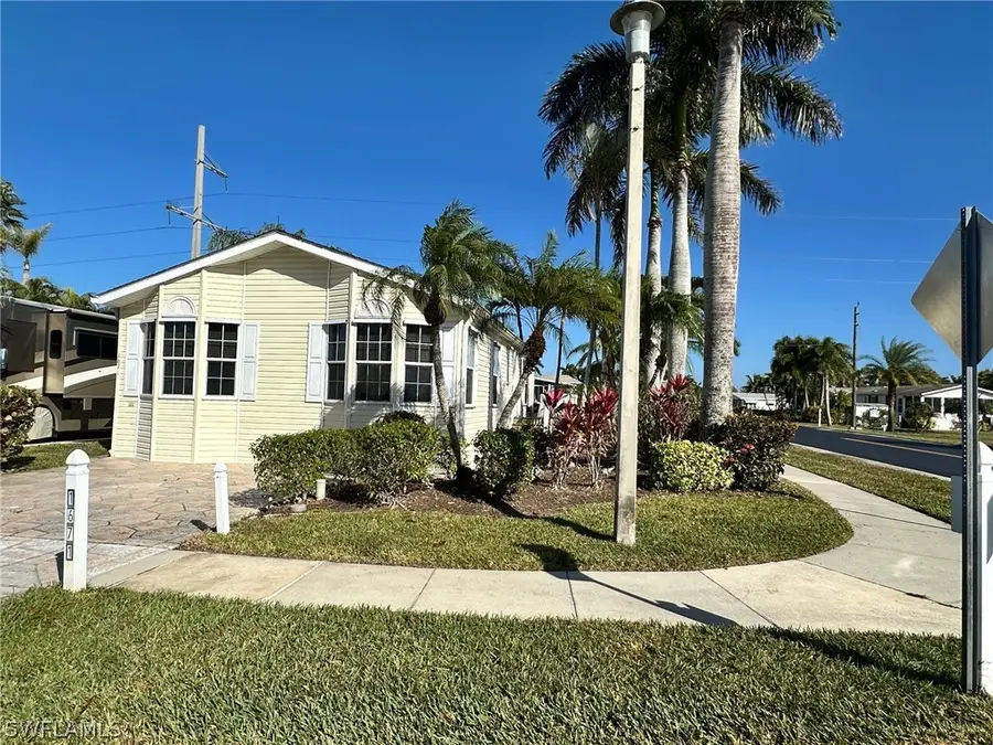 1671 Diamond Lake Circle, Naples, FL 34114 - Image #2