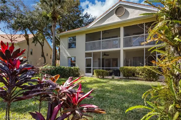 177 Robin Hood Circle #3-104, Naples, FL 34104