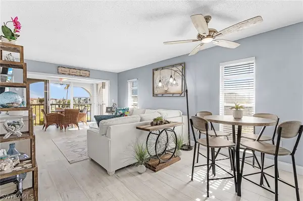 53 High Point Circle W #310, Naples, FL 34103