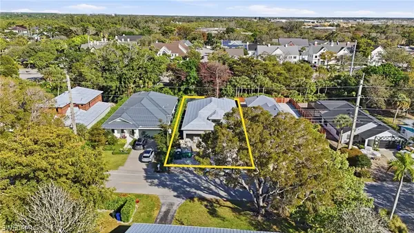 1050 13th Street N, Naples, FL 34102