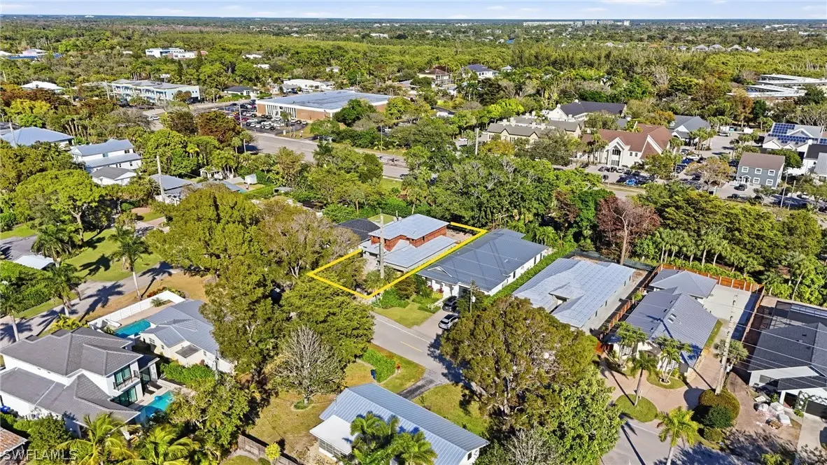 1070 13th Street N, Naples, FL 34102 - #1