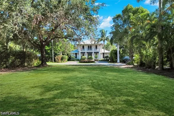 760 1st Avenue N, Naples, FL 34102