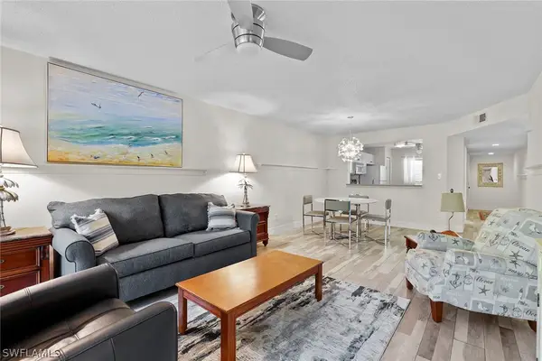 605 Squire Circle #103, Naples, FL 34104